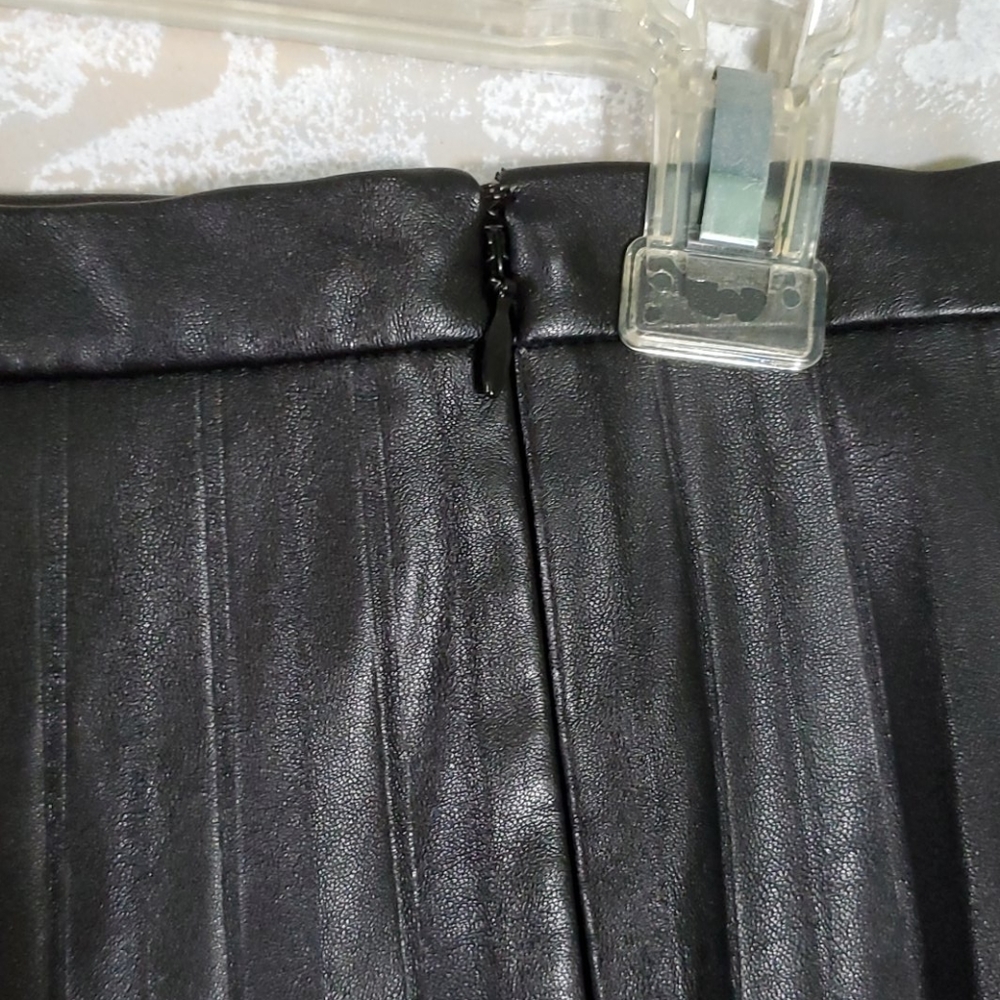 SOLD jcrew size 6 faux black leather pleated mini skirt - Picture 7 of 10